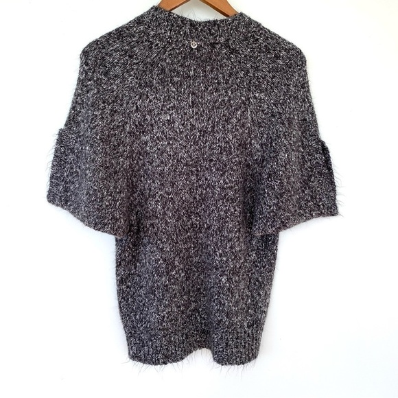 Michael Kors sweater with v-neck and short bat-wing sleeves - Picture 8 of 11